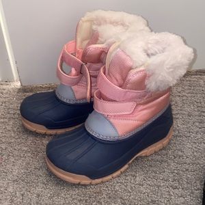 Snow boots
